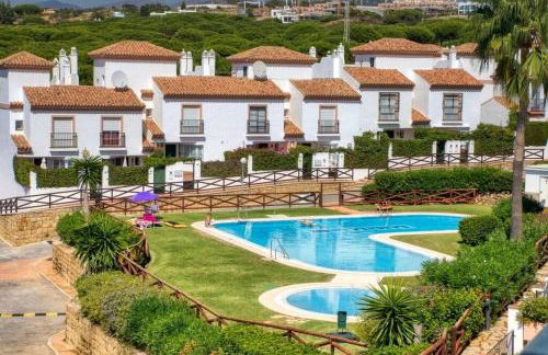 Marbella Luxury Home with Games Room & Sea Views - Photo 2