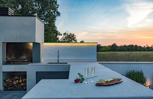 SPECIAL OFFER! NEW LUXURY APARTMENT with pool, fitness, outdoor bar&grill - Foto 27