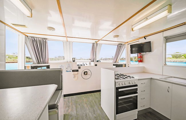 Coomera Houseboat Holidays - Foto 30