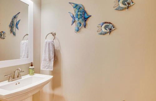 Coastal Beaufort Abode - Pool Access, Near Beaches - Foto 9