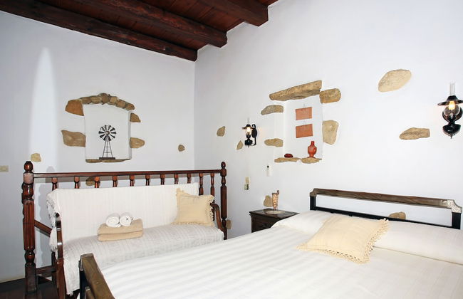 Villa Kamilari - Photo 4