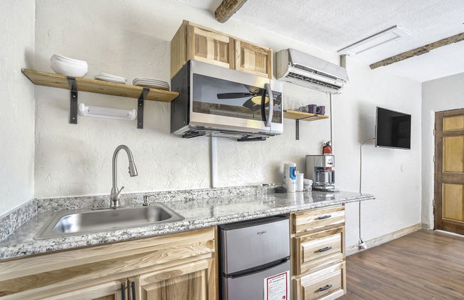 Quest Rest - Unit 3 - Photo 6