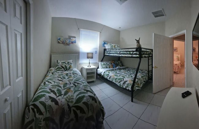 Beautiful 4 Bed Villa in Orlando Sleeping 10 - Foto 12