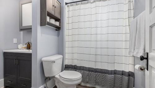 Completely Remodeled Walking Distance to Downtown Close to the Beach Downstairs Washer Dryer - Foto 5