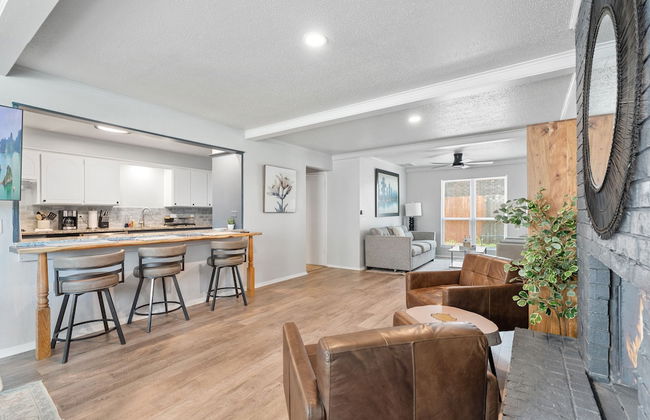 Spacious Retreat 8 Bedroom River - Photo 8