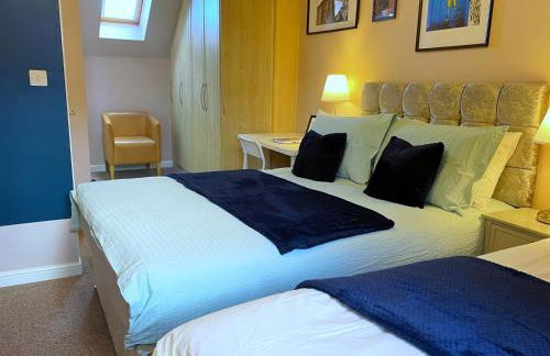 Mayflower 3 Bedrooms House 7 Beds 2 Showers Off Road Parking - Foto 22