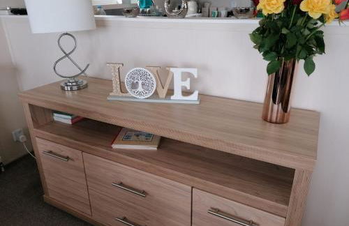 3-Bed Lodge with SeaView-Fireplace-Garden-FreeP - Photo 8