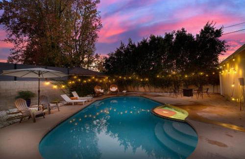 Valley Oasis Pool Hot Tub Near Universal - Foto 6