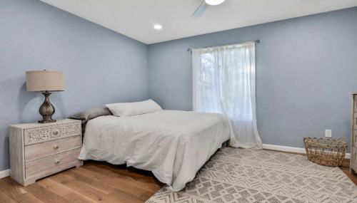 3 Bedroom Hilltop Escape with 5 Private Acres and Hot Tub - Foto 5