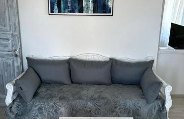 The Olive House - Photo 22