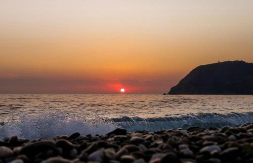 Precioso apartamento cerca del mar con wifi, piscina y parking - Photo 1