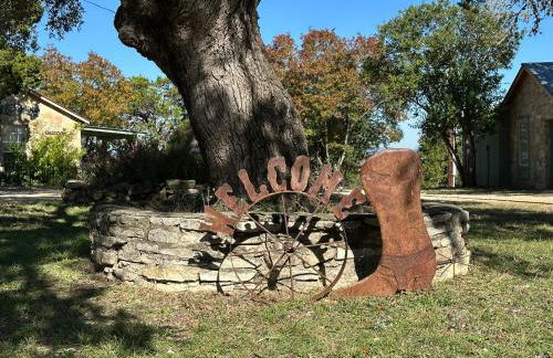 Hilltop Cottage, Historic Silver Spur Dance Hall - Foto 11