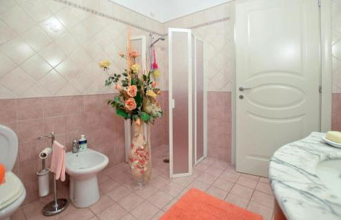 Lovely Home In Capezzano With Kitchen - Foto 12