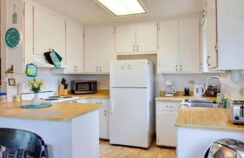 NEW! Cozy & Secluded House w/Deck - Near Yosemite! - Foto 6