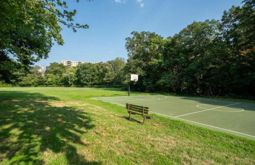 Parkside Alexandria Townhome - 3br free parking - Foto 41