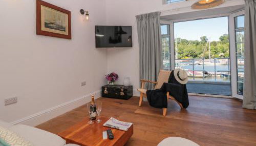 Shipwrights - Photo 5