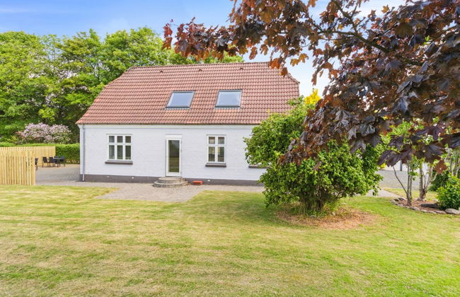 "Essie" - 20km from the sea - Foto 24