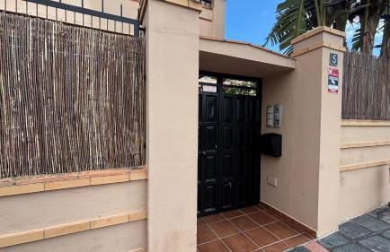 Apartamento nuevo con parking y piscina gratis - Photo 50