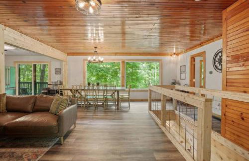 Game RoomHot Tub4mi to Rock HouseGives Back! - Foto 4