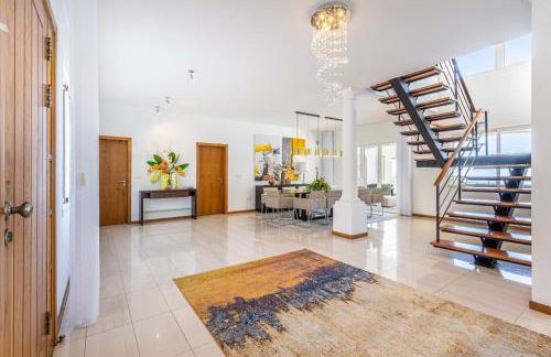 Luxury villa with private heated pool, garden and views of the sea and mountains. - Photo 77