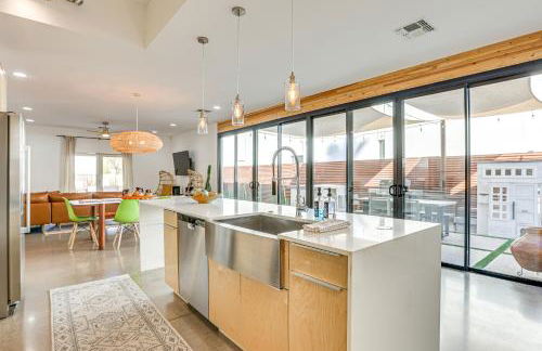 Backyard Oasis with Pool! Family Getaway in Phoenix - Foto 10