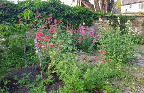 The Old Bank Beautiful Cotswold House with Huge Garden - Photo 38