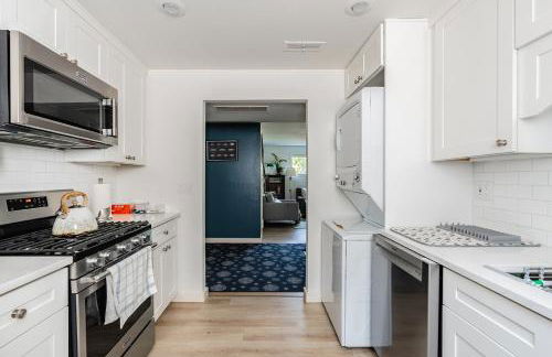 1400sf Cozy Retreat with Sound View, Garden & Privacy - Foto 25