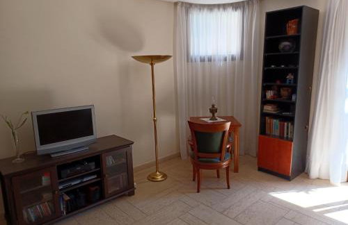 Apartment with a garden, BBQ, swimming pool and jacuzzi - Foto 35