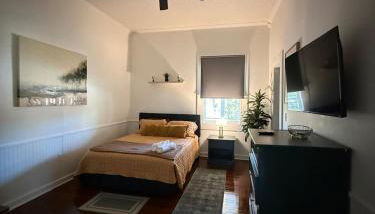 Charming 2-Bedroom 1 Bath Near Everything - Foto 2