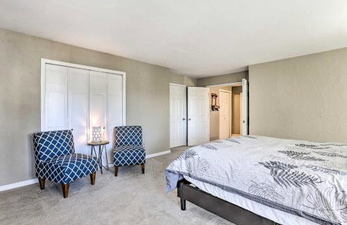 Near Shops & Eats! Centennial Home w/ Sunroom - Foto 21