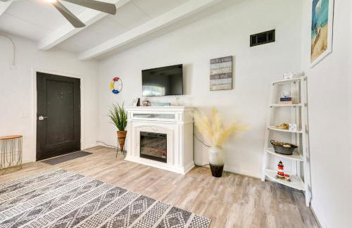 Cozy Fort Walton Beach Escape with Private Patio! - Foto 6