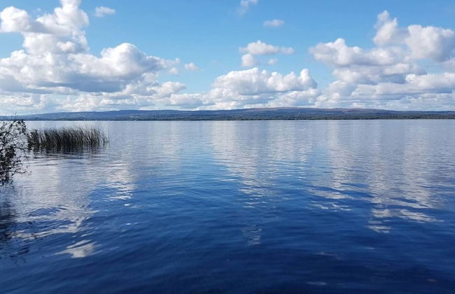 Log Cabin on the Lake - Sleeps 4 & Jacuzzi - Photo 13