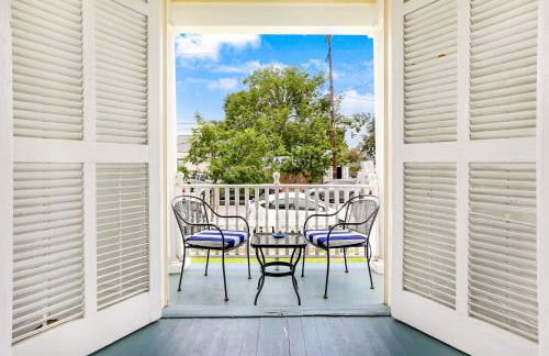 Uptown Spacious 4BD/3BA with Historic Charm - Foto 4