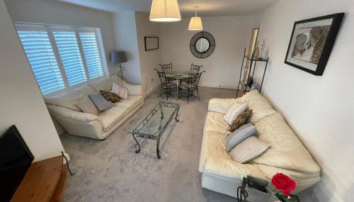 2 Bed 2 Bathroom Gated Apartment 1 Inc free Parking - Foto 3