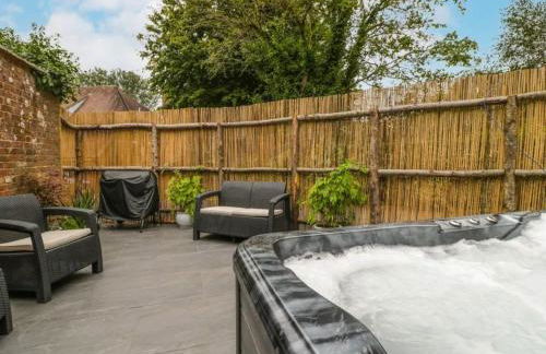 The Coach House - Photo 20