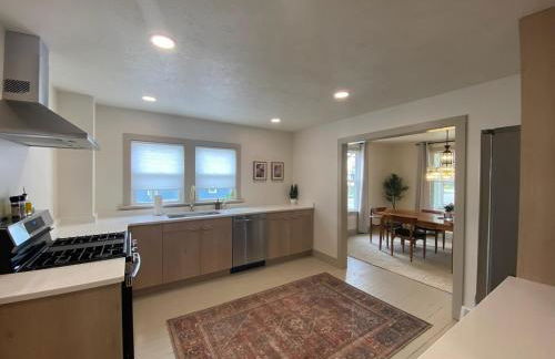 Totally renovated large family getaway! King bed - Foto 50