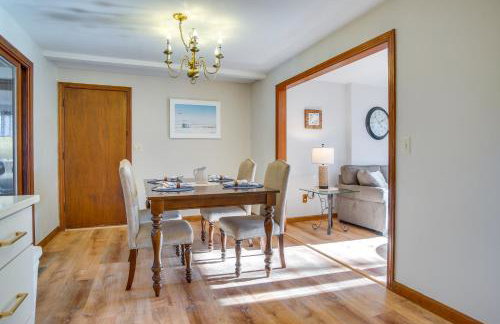 Golf and Unwind Family Home 2 Mi to Covells Beach! - Foto 2