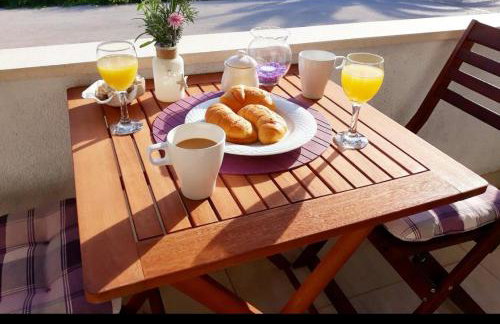 Violet Red Yellow Apartments - Foto 42