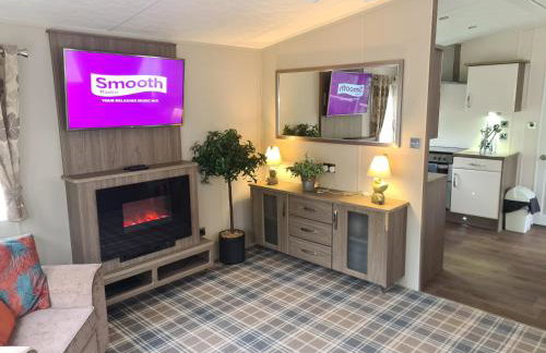 Bock Retreat Lodge 54 with Hot Tub - Photo 10