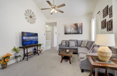 The Cozy Oak - Main Level Comforts - Foto 8