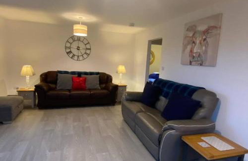 POPPY LUXURY LODGE Sleeps 8 at Fairview Farm, Ravenshead, Nottingham Near Sherwood Forest, Dog Friendly, Farm Stay great for wedding groups, families, Hen Do's, friends gatherings with amazing views - Foto 46