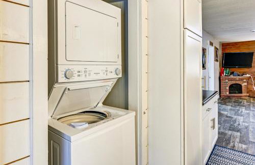 1 Mi to Lake Arbutus Pet-Friendly Home, Fire Pit - Foto 9