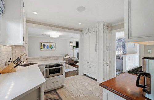 Steve's Place: Heated Pool, 3BR Southold Home, Beach - Foto 3