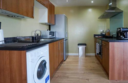 Stylish 2-Bed Apartment, Free Parking, Walk to Hospital & Uni - Foto 18