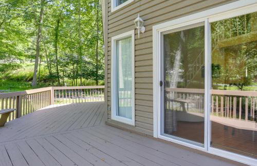 Pools, Hot Tub and More Bushkill Mountain Getaway! - Photo 21