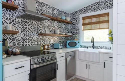 Tranquility Pond Cottage, Relax, Fish and Unwind - Foto 12