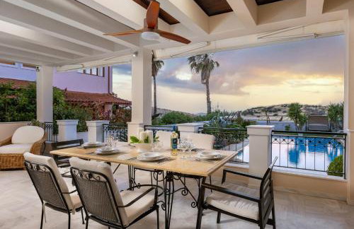 Renko Royal Villa - Private Infinity Pool & Garden - Athens Riviera - Foto 13