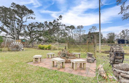 Cookout Ready! Family Gem with Fire Pit in Dickinson - Foto 36