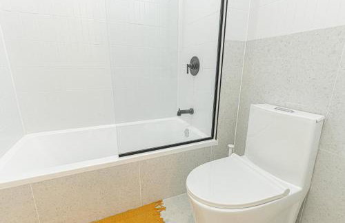 Scandinavian in Brooklyn w Balcony Near Park - Foto 21