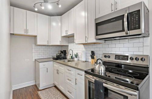 Lively & Fully Furnished 1BR Apartment - Kenwood 408 - Foto 2